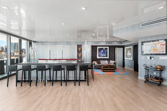 Foto del edificio - 19955 NE 38th Ct