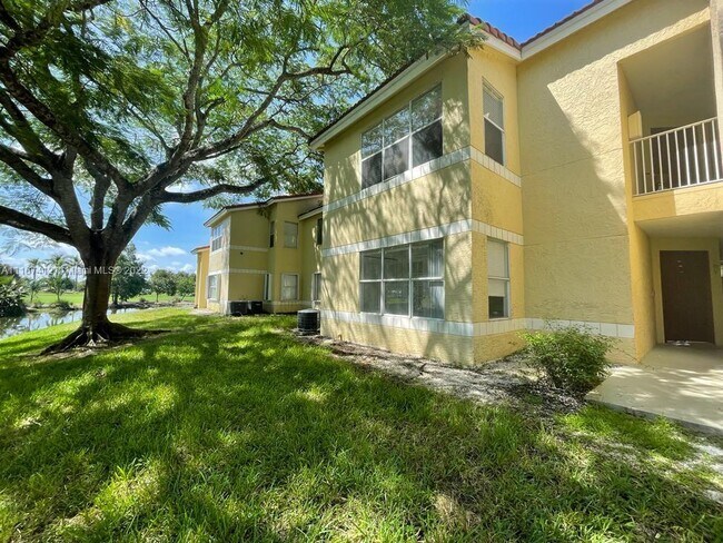 Building Photo - 13060 Vista Isles Dr