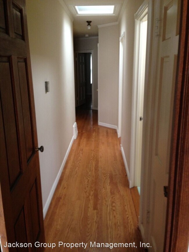 Foto del edificio - 2 br, 1.5 bath House - 375 Ewing Terrace