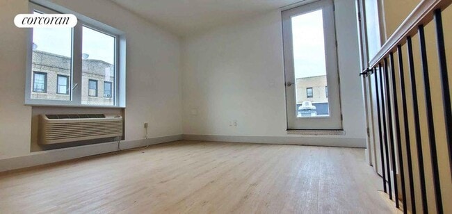 Building Photo - 22 E 212th St