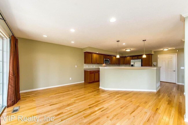 Building Photo - 4753 Saint Andrews Dr