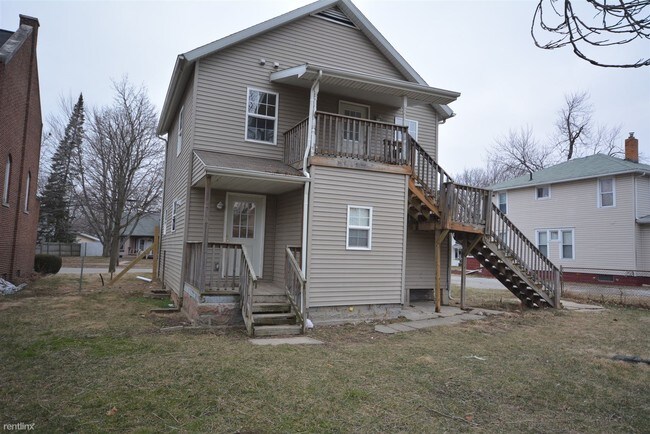 Building Photo - 526 Toledo St