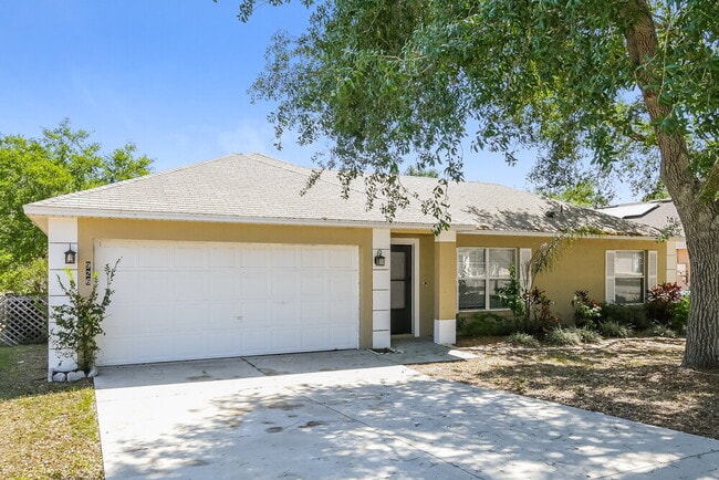Building Photo - 926 Willow Run St