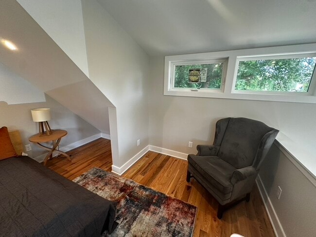 Building Photo - 209 Azalea Dr