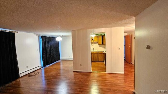 Foto del edificio - 3433 Harlem Rd