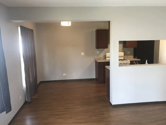 Building Photo - 310 Farmingdale Cir