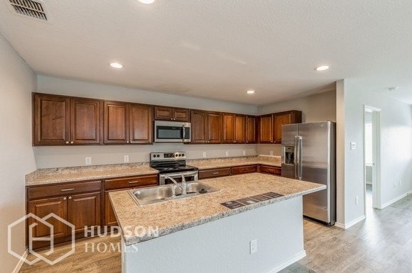 Foto del edificio - NOW AVAILABLE! 7528 Rose Robin Run Ct, Con...