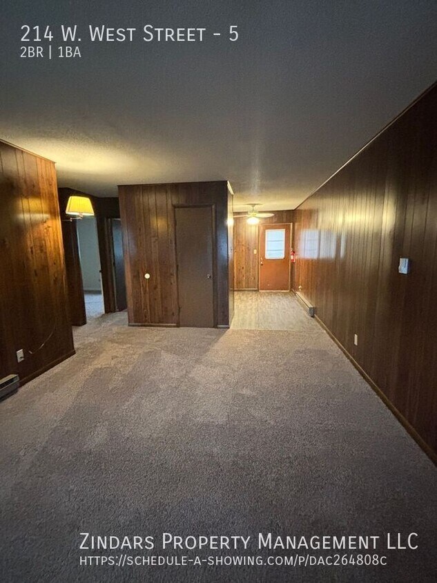 Foto principal - 214 W West St
