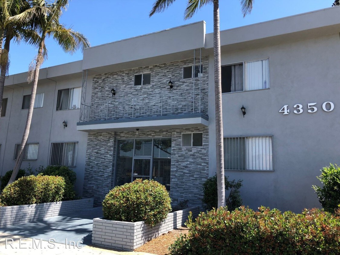 Foto principal - 4350 W 130th St