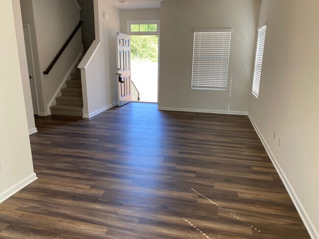 Foto del edificio - 4 bed/2.5 bath home in Troutman!