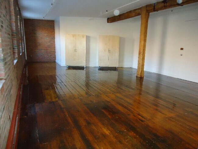 Building Photo - 971 Tremont St
