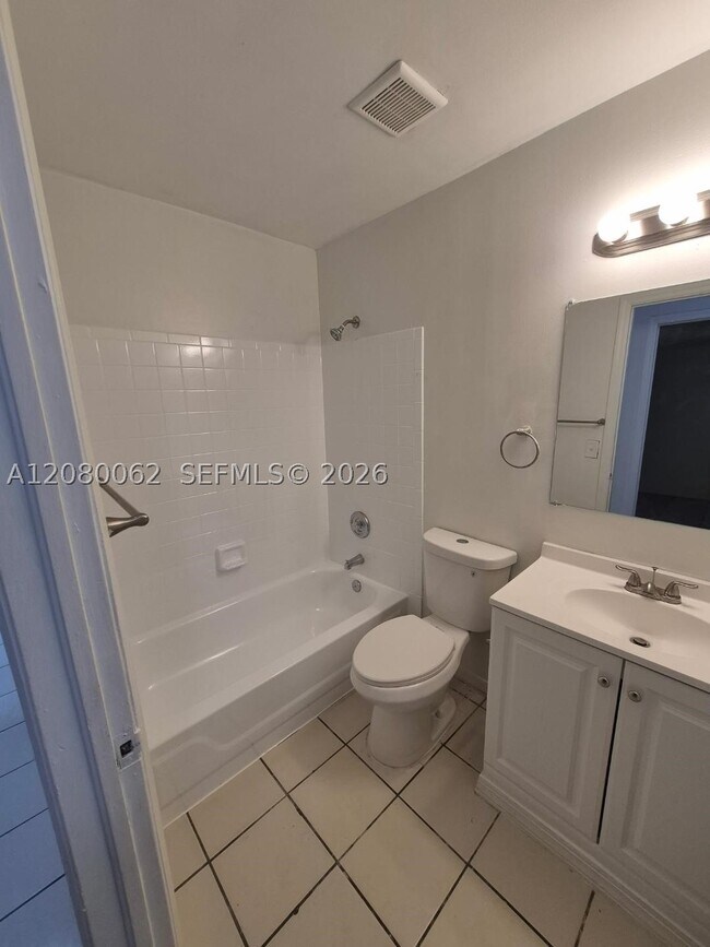 Foto del edificio - 874 SW 9th St