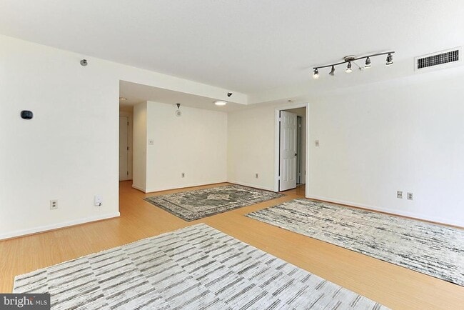 Building Photo - 2400 Clarendon Blvd