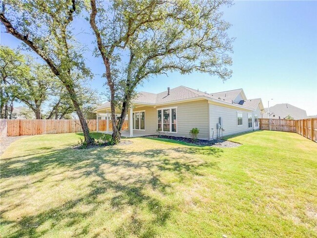 Foto del edificio - Stunning 4/BR 3.5/BA Home for Rent in Lean...