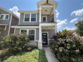 Building Photo - 2205 Arendale Dr
