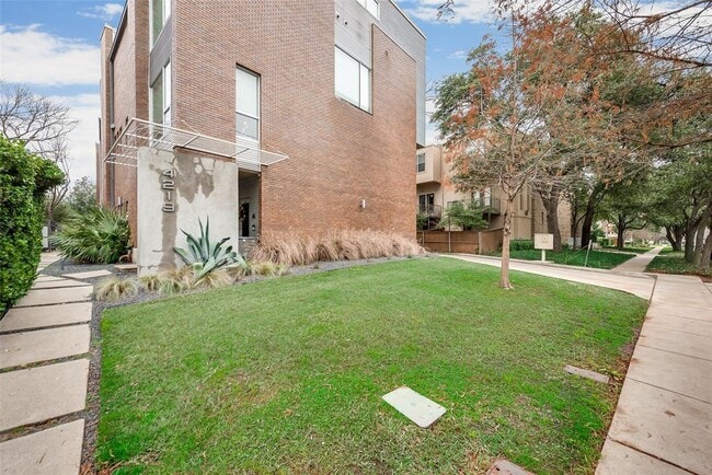 Building Photo - 4219 McKinney Ave