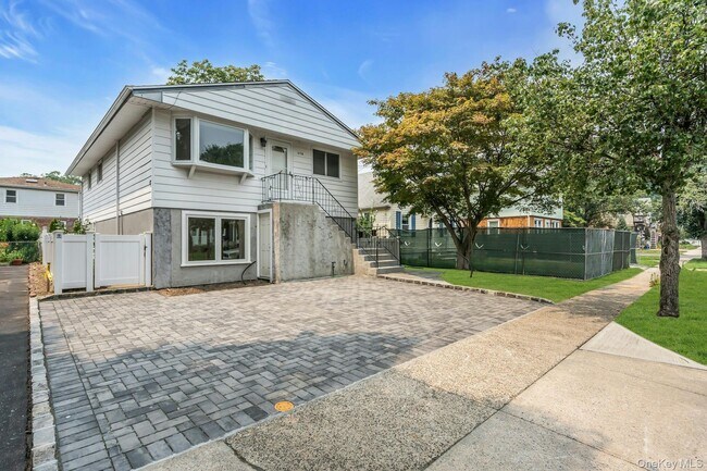 Foto del edificio - 69 Edgewood Rd