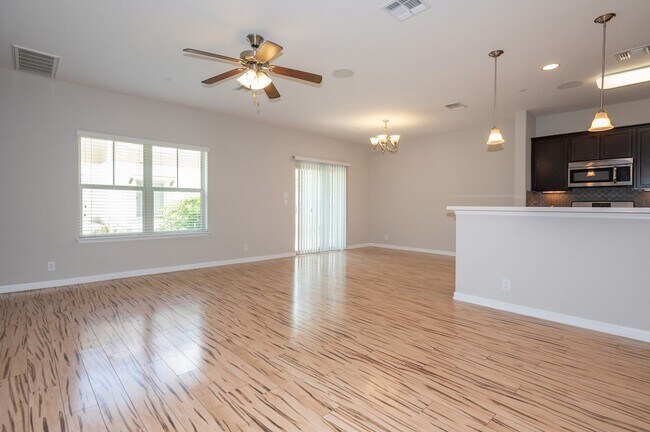 Building Photo - 1620 Bryant Dr