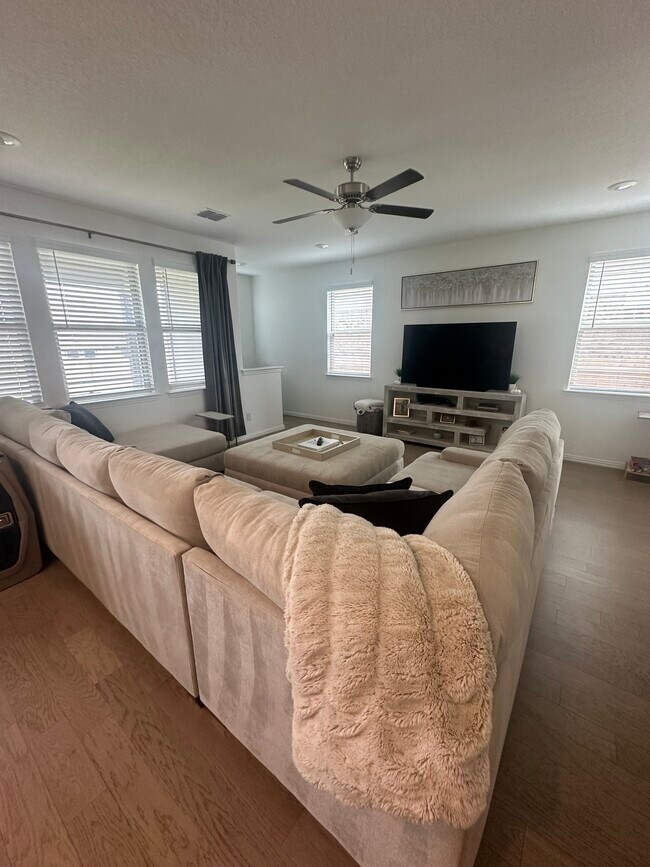 Building Photo - 2050 Egret Ave