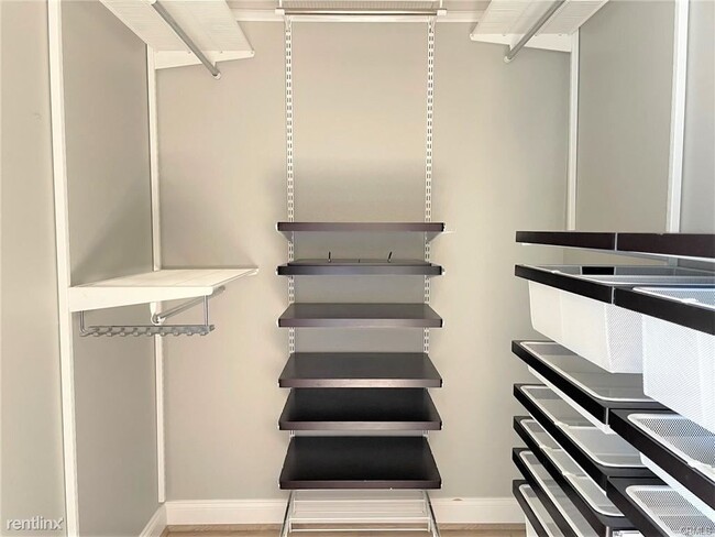 Building Photo - 3 br, 2.5 bath House - 380 Plaza Estival