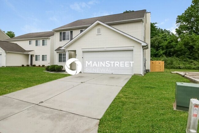 Building Photo - 4 Bedroom Pet-Friendly Home in Greensboro, NC with Main Street Renewal