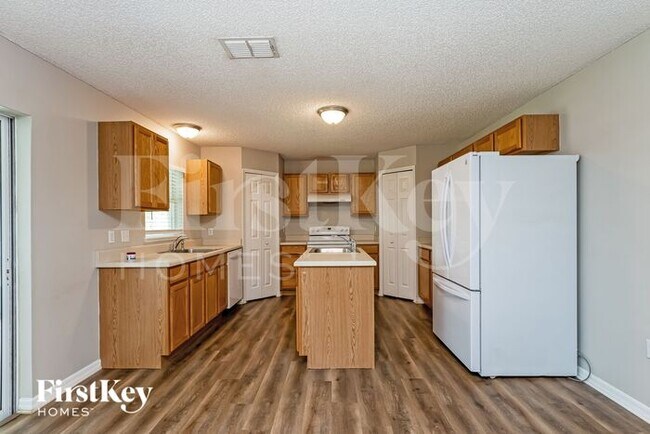 Building Photo - 6488 Betty Ave