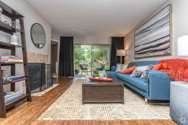 2BR, 2BA - 1000SF - Harbor & Pine