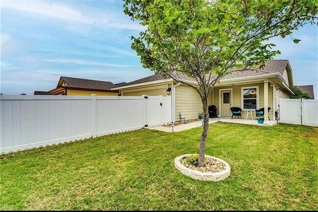 Foto del edificio - 18416 Friendship Hill Dr
