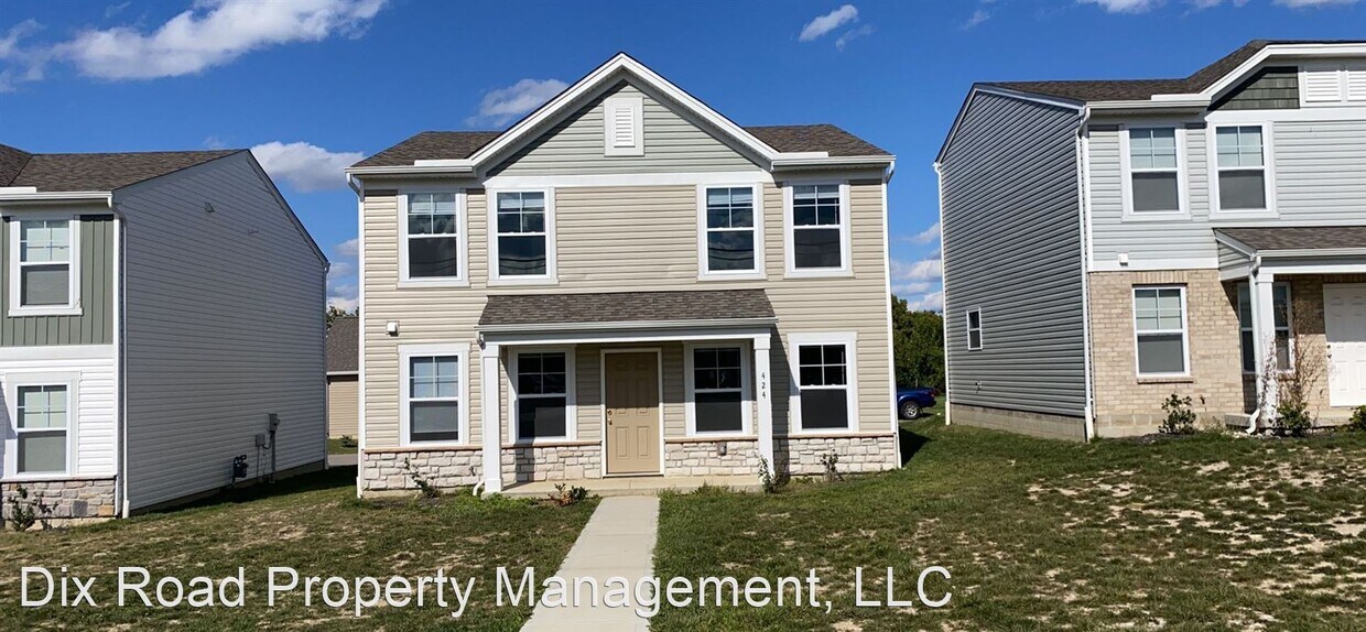 Primary Photo - 4 br, 2.5 bath House - 424 West Kemper Road,