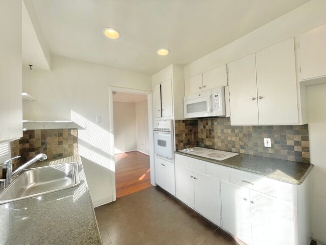 Photo - 2626-2628 S Street Apartment