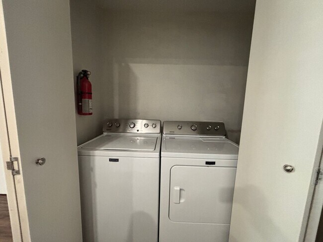 Foto del edificio - 4th Street Duplex