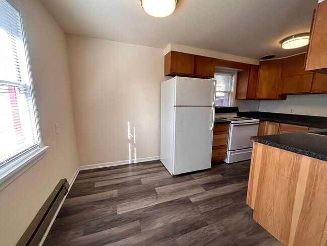 Foto del edificio - 750 W Cliff Dr