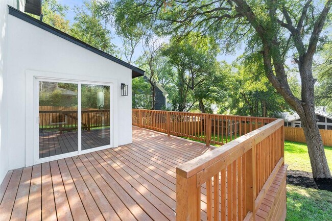 Foto del edificio - 3301 Duval St