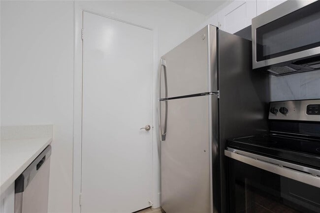 Building Photo - 4481 W McNab Rd