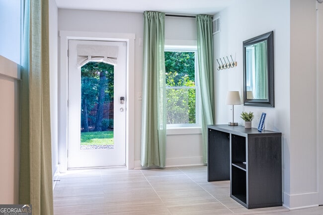 Building Photo - 2617 Caladium Dr NE