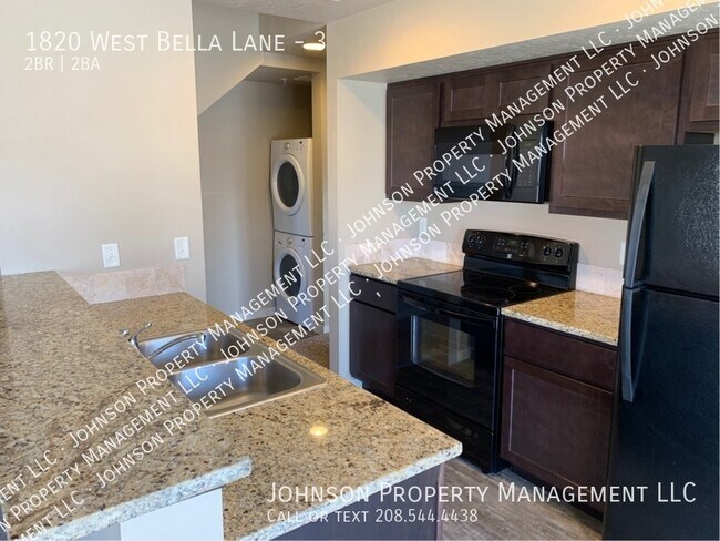 Building Photo - Great Nampa townhome style properties with...