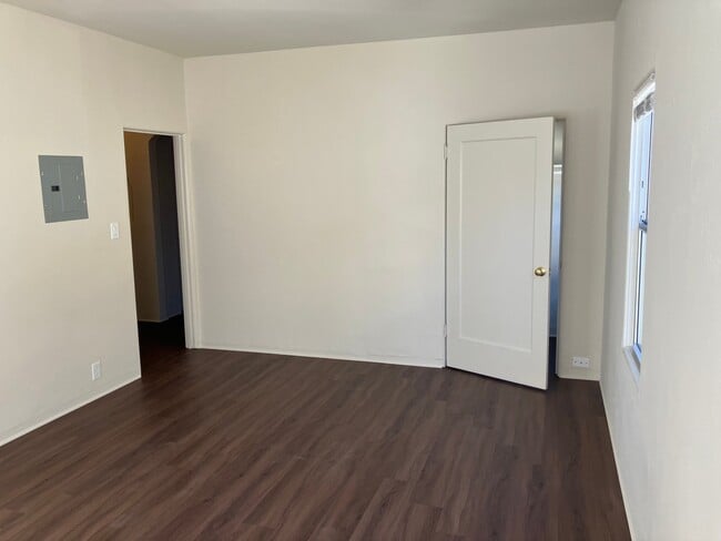 Building Photo - 2625 Ivy Dr
