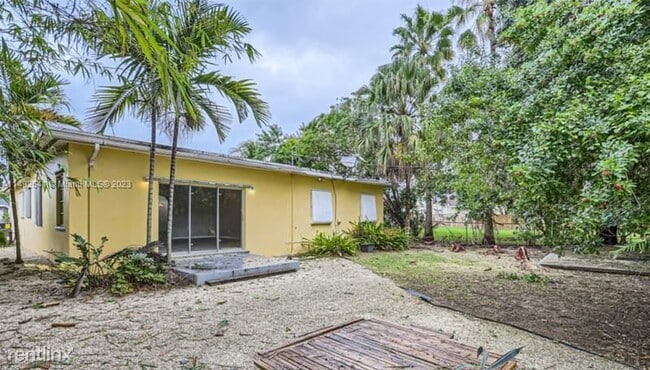 Building Photo - 3 br, 2 bath House - 948 NW 9th Ct