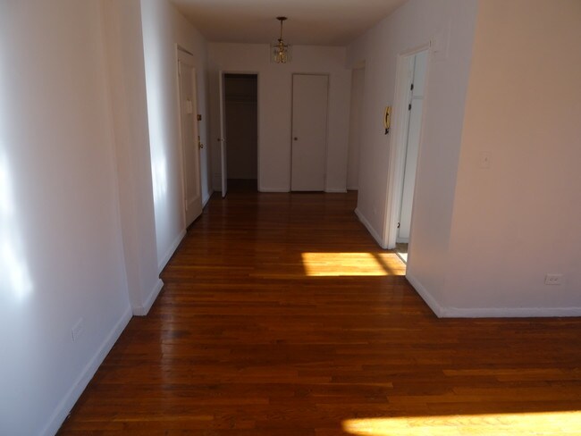 Building Photo - 525 W 235th St