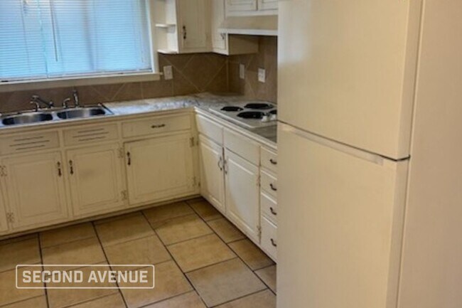 Foto del edificio - 957 Hickory Cir
