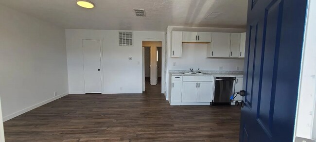 Foto del edificio - 640 N 8th W