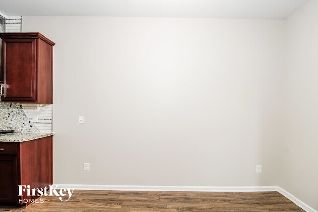 Foto del edificio - 127 Wintergreen Ct