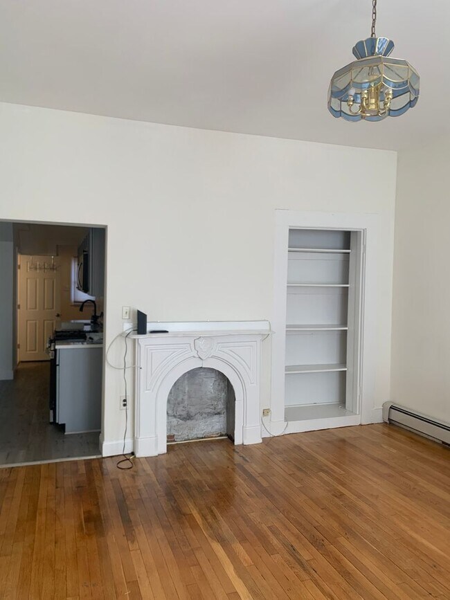 Building Photo - 447 Cambridge St