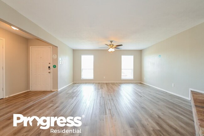Building Photo - 1301 Southridge Dr