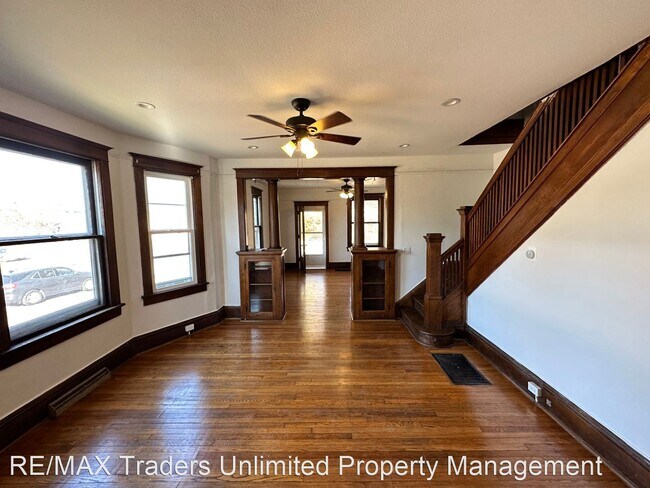 Foto del edificio - 3 br, 1 bath House - 700 Park Avenue