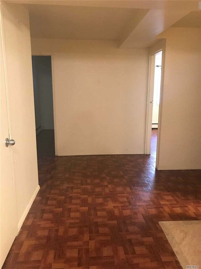 Foto del edificio - 2103 Nereid Ave