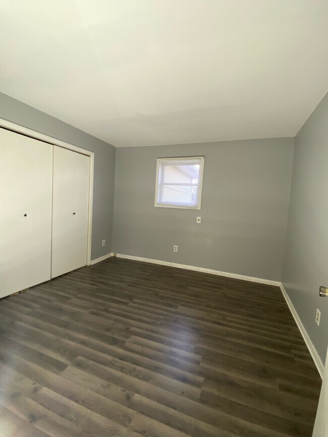 214 S Bloomington St Unit 2, Streator, IL 61364 Apartments in