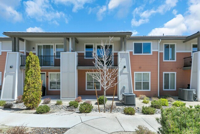 Building Photo - Gate 2 bedroom condo