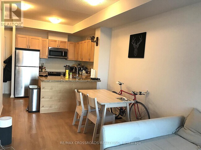 Building Photo - 540-540 Bur Oak Ave