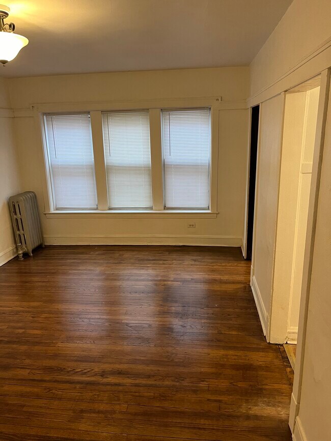 Building Photo - 4509 W Maypole Ave